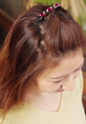 MoonCollection】凛とした気品溢れるクリスタルヘアピン<br><br>