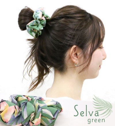 シュシュ】セルバ［ ヘアゴム 手のひらサイズ ボタニカル柄 存在