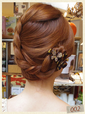 べっ甲風の大人可愛い蝶のバレッタ。つけるだけで、ヘアアレンジ べっ甲風の大人可愛い蝶のバレッタ。つけるだけで、ヘアアレンジ